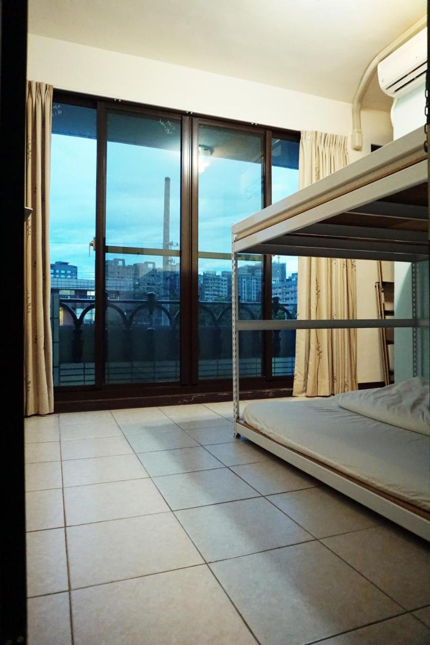 Albergue Feng Chia House Taichung Exterior foto